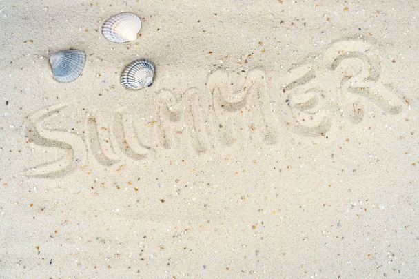 letní slovo napsané v písku pláži - Fotografie, Obrázek