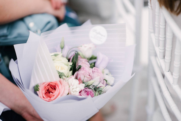 Bukiet ślubny kwiatów panny młodej zbliżenie - Zdjęcie, obraz