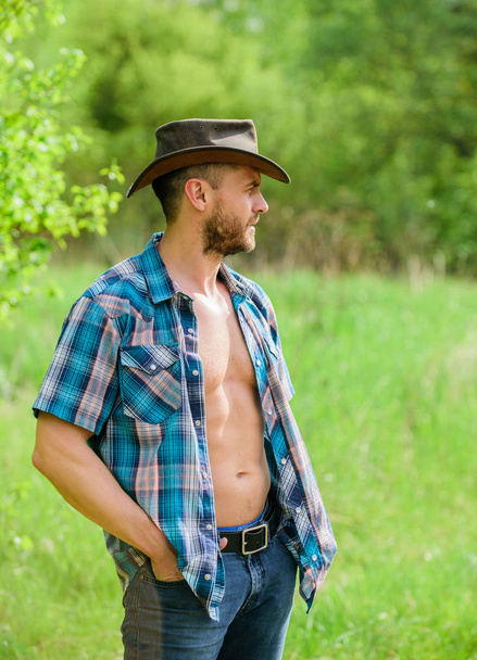 muscular ranch man in cowboy hat. sexy farmer relax. farming and agriculture cultivation. time for break. Eco farm. Harvest. happy earth day. Eco living. Best service for you - Foto, immagini