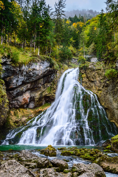 Cascada de Golling en los Alpes, Austria
 - Foto, imagen