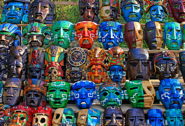 Masques Maya en bois à vendre - Photo, image