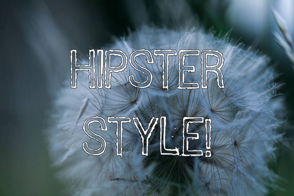 Текст для написання слів Hipster Style. Бізнес-концепція вибору моди та музичні інтереси виходять за межі більшості
. - Фото, зображення