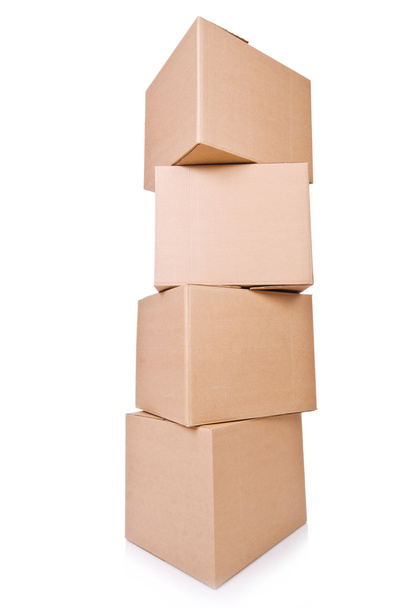 cajas de cartón aisladas en el fondo blanco - Foto, afbeelding