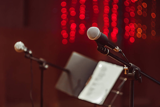 Mikrofone im Konzertsaal - Foto, Bild
