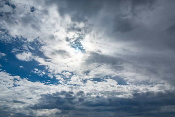 Beautiful cumulus clouds in a blue sky - Фото, зображення