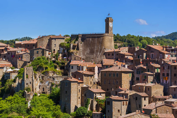 Sorano medieval town in Tuscany Italy - Foto, afbeelding