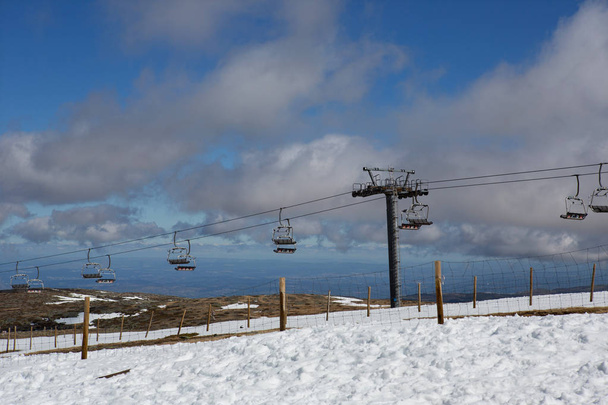 a estação de esqui de montanha na Serra da Estrela
 - Foto, Imagem