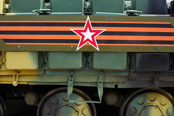 Tanque militar russo vista próxima
 - Foto, Imagem