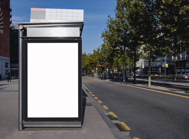 Макет в Billboard банер шаблон на автобусній зупинці ЗМІ відкритий Європа місто - Фото, зображення