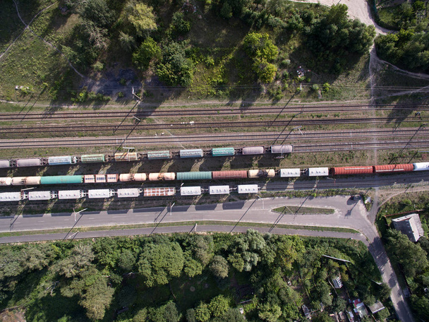 ж / д, поезда с вагонами, вид сверху
 - Фото, изображение