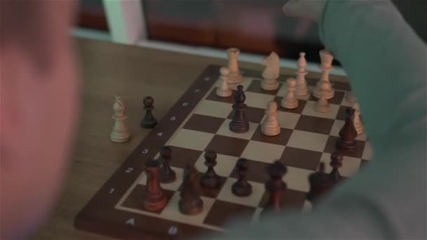 The Hand Playing Chess - Materiaali, video