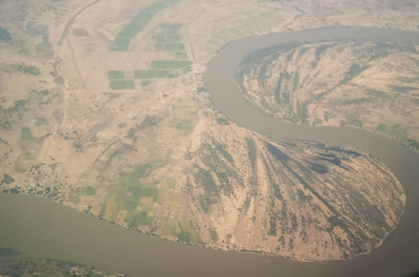 ママチャリまたはシャリ川への空中飛行機ビュー、チャドとカメルーンの間の自然の国境 - 写真・画像