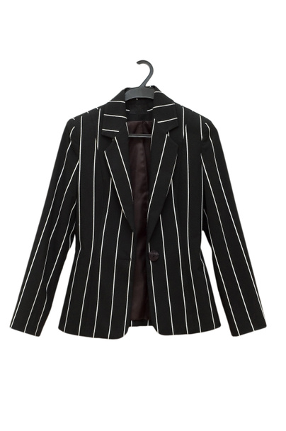 Полосатая чёрная куртка
 - Фото, изображение