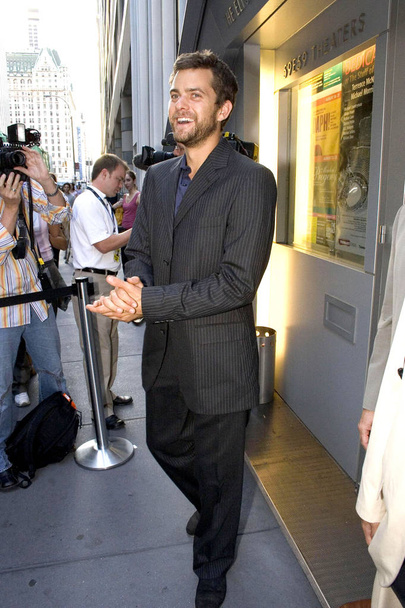 Joshua Jackson at arrivals for DEDICATION OR THE STUFF OF DREAMS Opening Night, 59E59 Theaters, New York, NY, August 18, 2005. Photo by: Francine Daveta/Everett Collection - Foto, Imagem