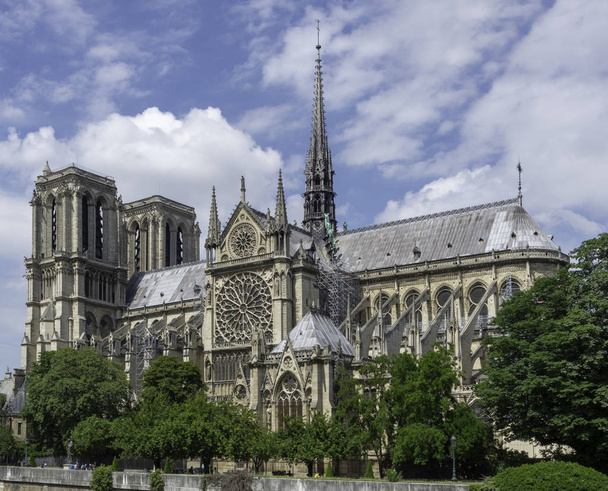 Frontansicht von Notre Dame - Foto, Bild