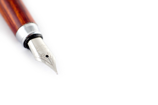 Фонтанна ручка з білим тлом
 - Фото, зображення