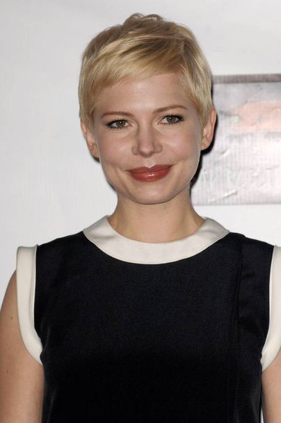 Michelle Williams at arrivals for Oscar Wilde: Honoring The Irish in Film, Bad Robot, Los Angeles, CA February 23, 2012. Photo By: Elizabeth Goodenough/Everett Collection - Foto, Imagen