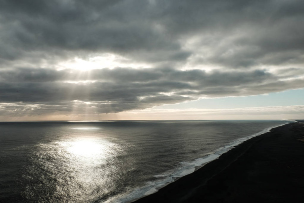 Ісландія Чорний берег і океан  - Фото, зображення