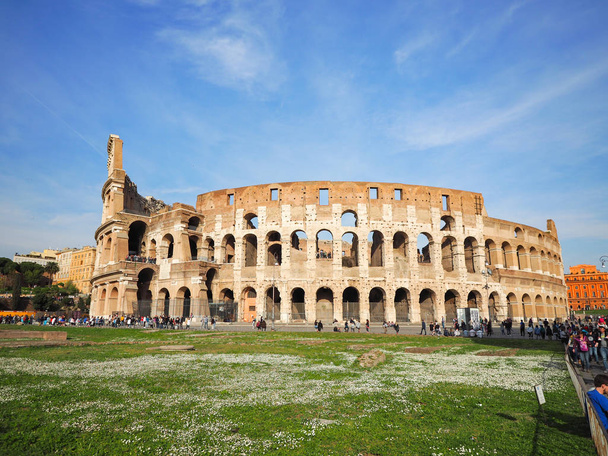 Колизей, всемирное наследие Италии с величием Рима
 - Фото, изображение