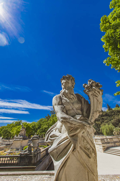 Statue von les jardins de la fontaine in nimes, Frankreich - Foto, Bild