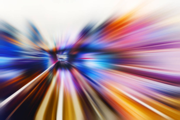 Fond abstrait de vitesse mobile avec des lignes multicolores en forme de tour de piste. mouvement de futuriste
  - Photo, image