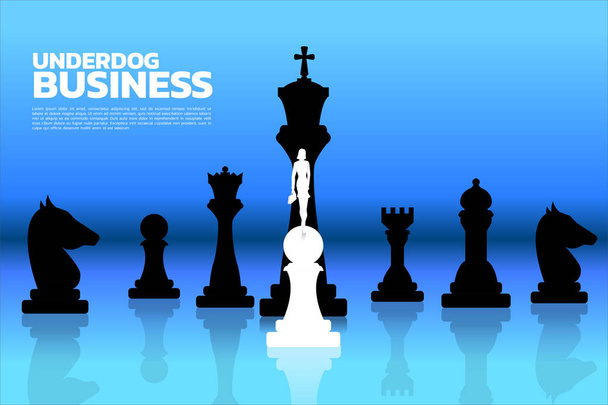 Silhouette de femmes d'affaires debout sur une pièce d'échecs pion blanc devant toute la pièce d'échecs noire
.  - Vecteur, image