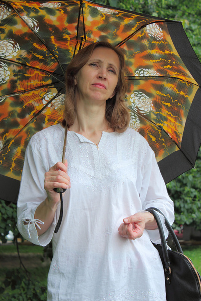 Женщина с зонтиком
 - Фото, изображение