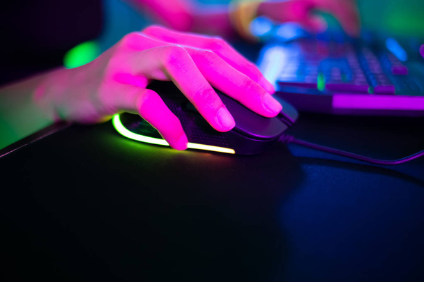 cyber sport gamer click mouse - Fotoğraf, Görsel