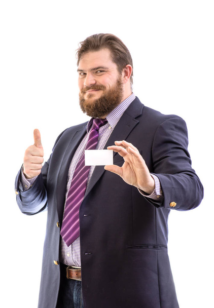 Heureux homme d'affaires montre carte de visite à la main, isolé sur blanc
 - Photo, image