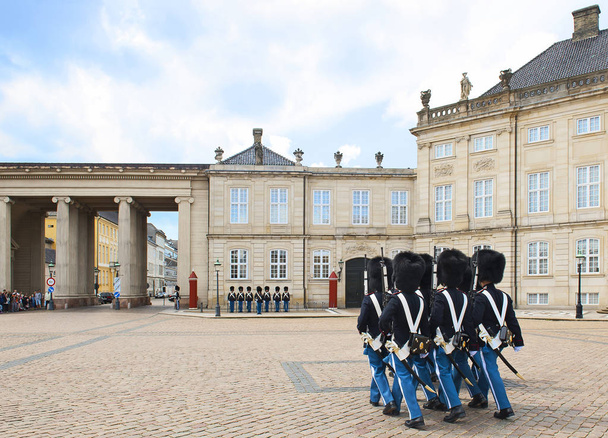 Garde royale à Copenhague au Danemark
 - Photo, image