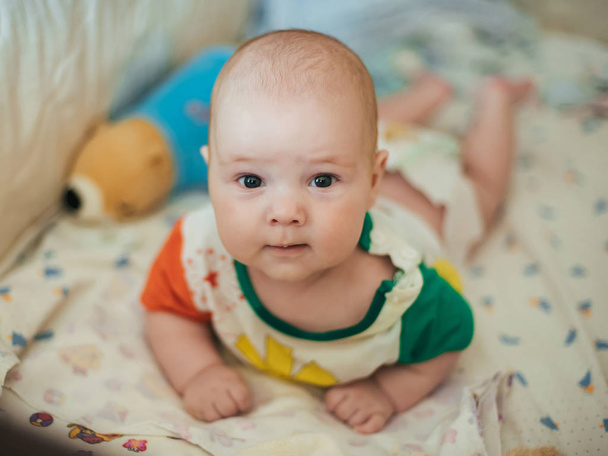 muotokuva söpö kaunis valkoihoinen vauva poika - Valokuva, kuva