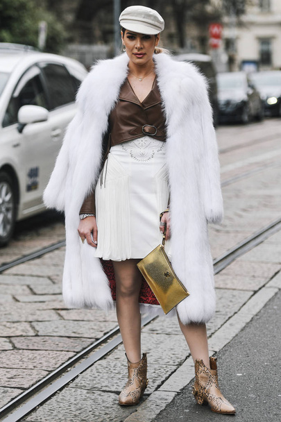 Milan, Italy - February 23, 2019: Street style Outfits before a fashion show during Milan Fashion Week - MFWFW19 - Foto, imagen