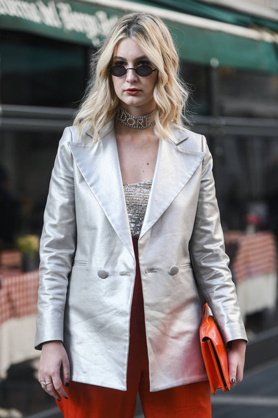 Milan, Italy - February 21, 2019: Street style Outfit before a fashion show during Milan Fashion Week - MFWFW19 - Fotoğraf, Görsel