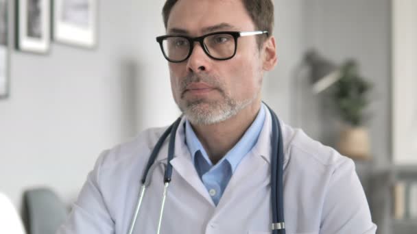 Portrait du médecin principal en clinique
 - Séquence, vidéo