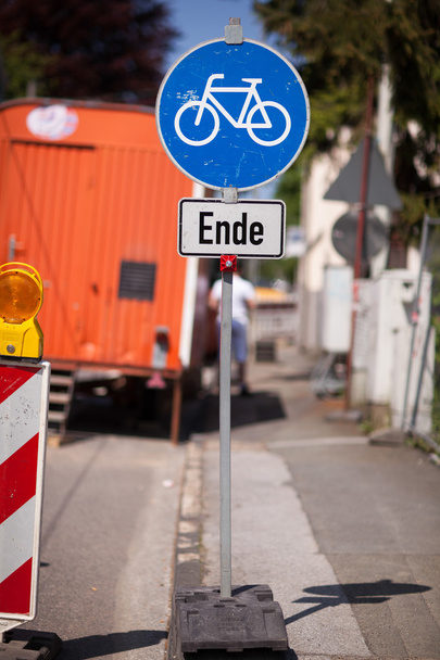 cyle レーンのドイツ道路標識表示終了 - 写真・画像