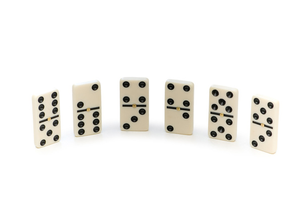 Varias piezas de dominó aisladas
 - Foto, imagen