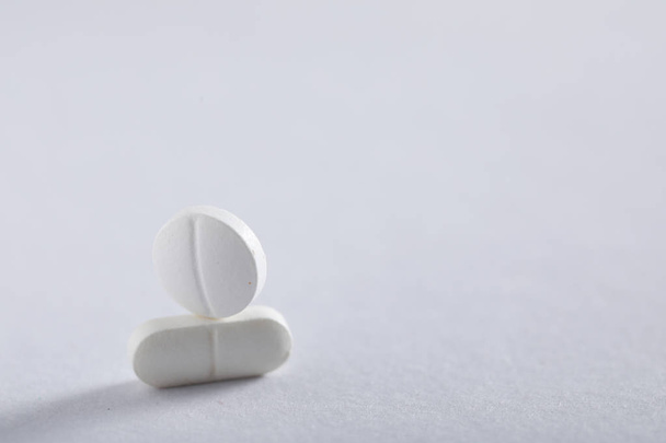 Medicine tablets on white background , Pharmacy theme - Zdjęcie, obraz