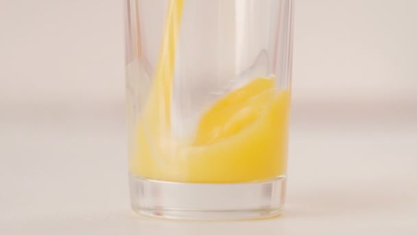 refreshing morning drink homemade orange juice - Záběry, video