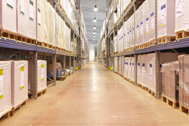 Warehouse corridor - Foto, Bild