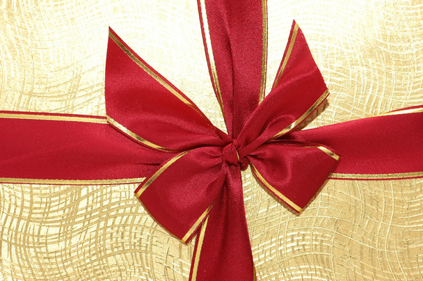 The ribbon and bow of the giftbox - Φωτογραφία, εικόνα