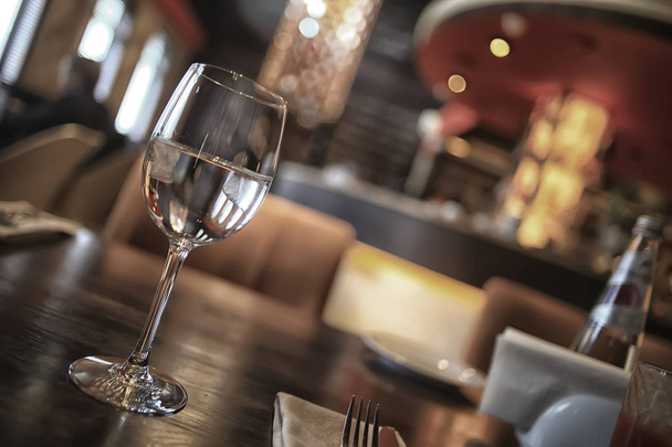 concept alcohol glass / beautiful glass, wine restaurant tasting aged wine - Foto, Imagen