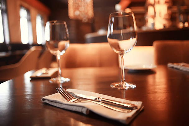 concept alcohol glass / beautiful glass, wine restaurant tasting aged wine - Foto, imagen