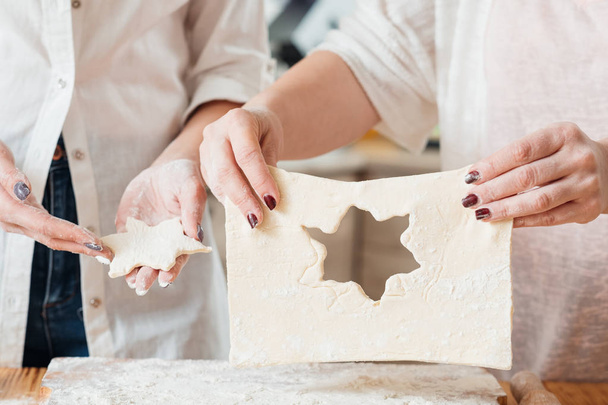 women baking cookie cutter pastry dough courses - Foto, immagini