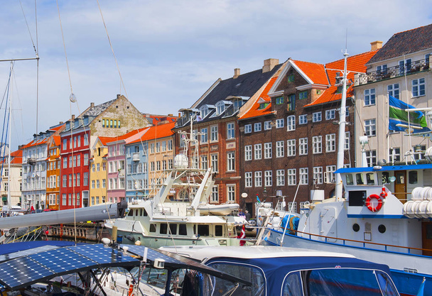 Нюхавн та забезпечує в Копенгагені, Данія - Фото, зображення