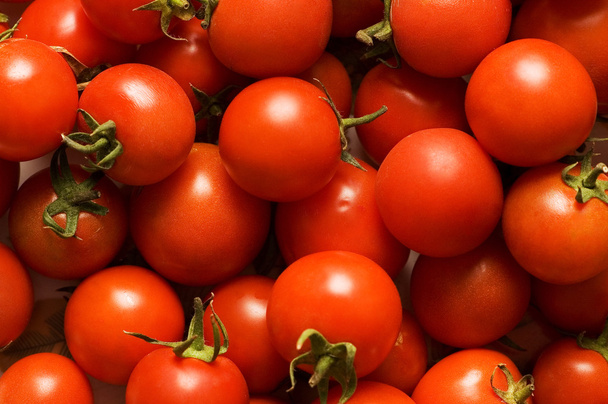 Red tomatoes - - Foto, afbeelding