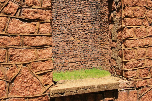 Fondo de pared de roca de granito
  - Foto, Imagen