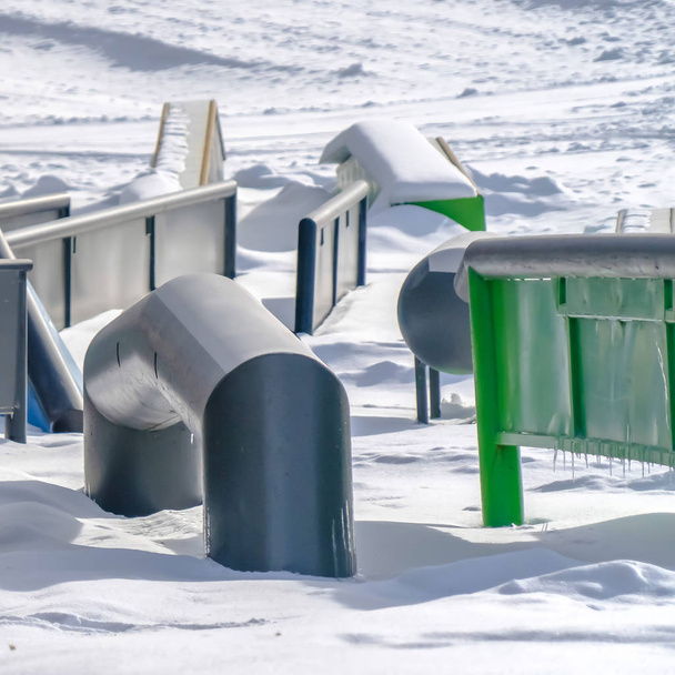 Vierkante ski-en snowboard uitrusting in een skiresort in Park City Utah - Foto, afbeelding