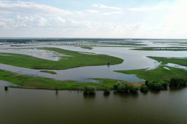 Inundações no delta do Volga, Rússia
 - Foto, Imagem