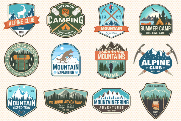 山探検とサマーキャンプパッチのセット。シャツやプリント、スタンプ、バッジのためのベクトルコンセプト。森林キャンプ、山探検とヴィンテージタイポグラフィデザイン。アウトドアアドベンチャーエンブレム - ベクター画像