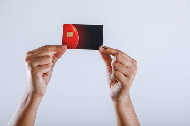 hand showing credit / Debit card - Foto, imagen